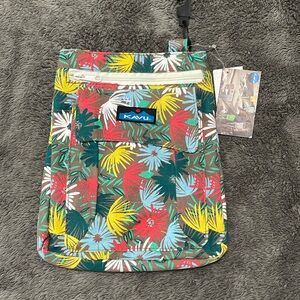 *NWT* Kavu Keeper bag